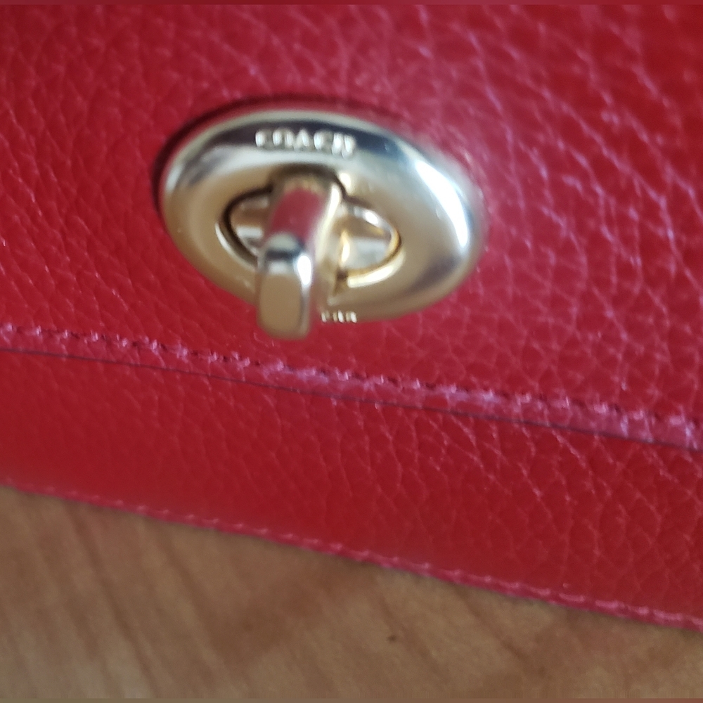 💥FLASH SALE 💲 FIRM 🔒  COACH: Originals Turnlock Wristlet - Picture 3 of 12